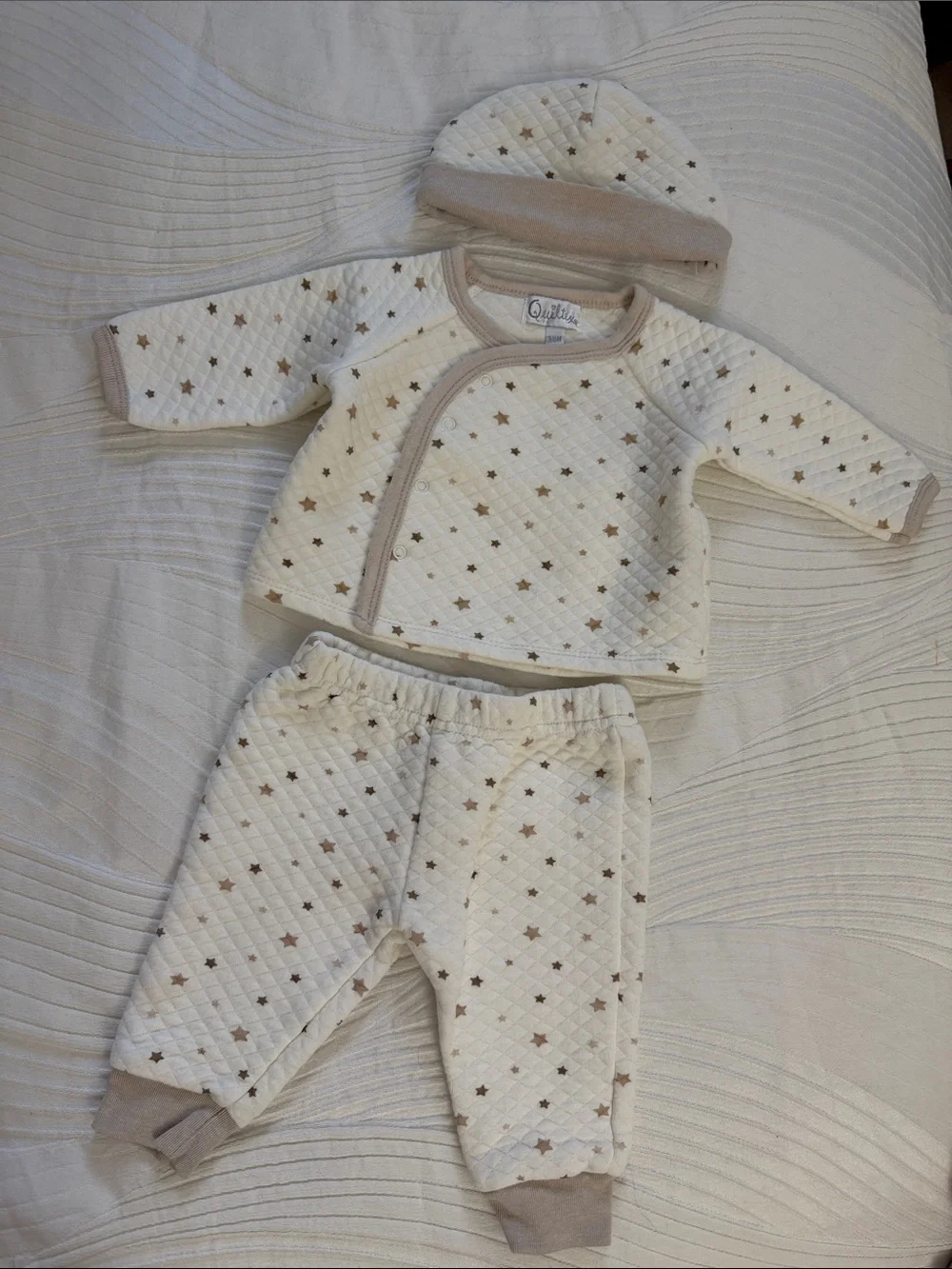 Cream Star-Print Quilted Baby Set with Hat